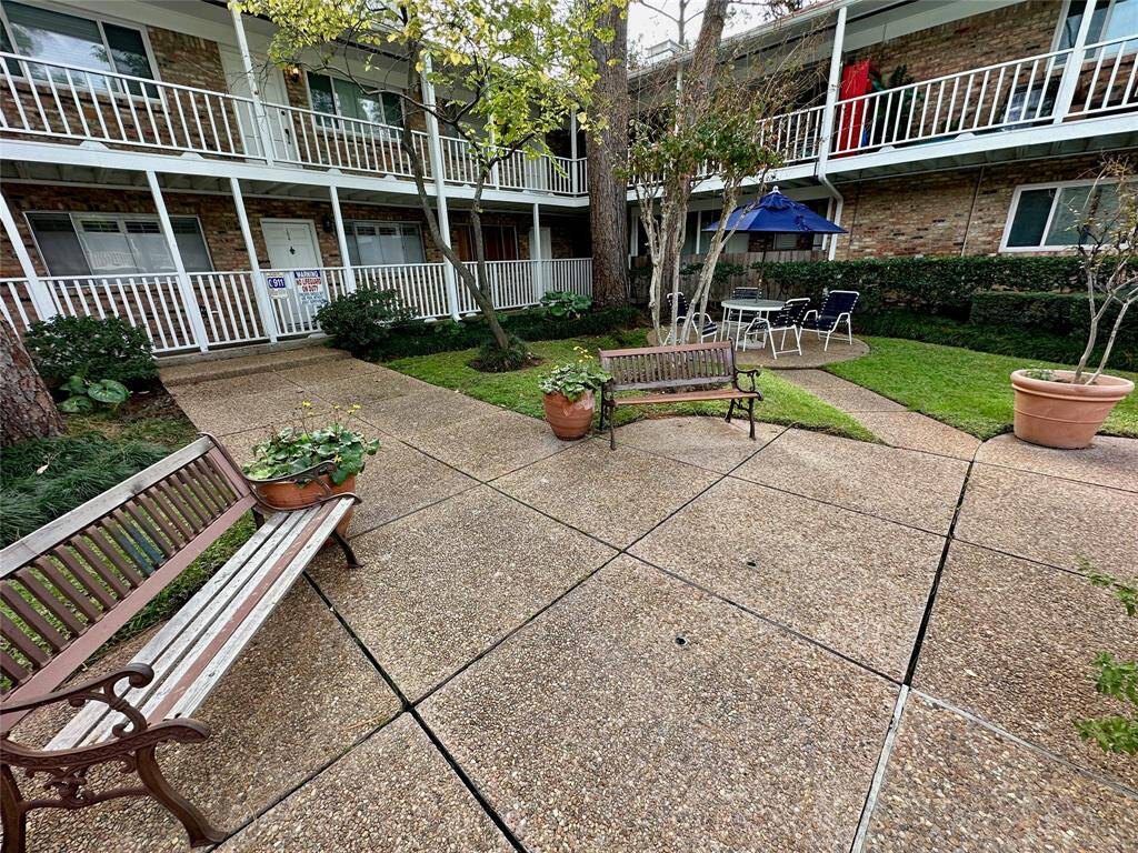 Park bench in one of the courtyards. All of the courtyards are nicely landscaped and well appointed.