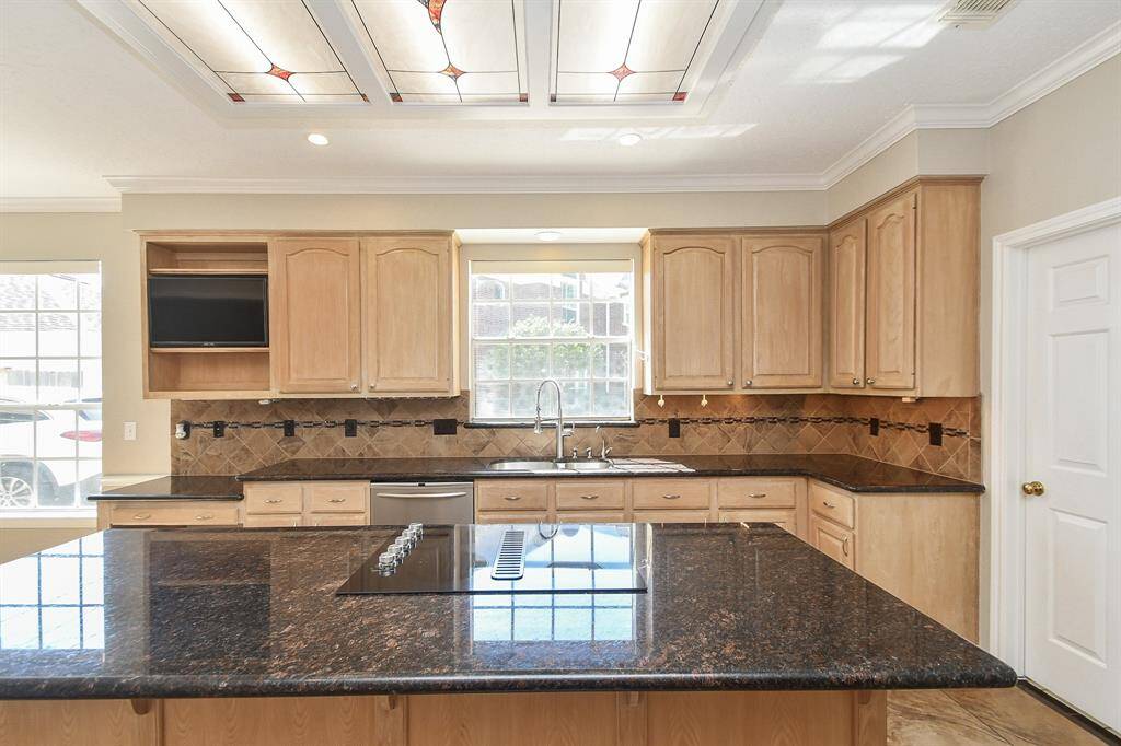 Pristine, NEW, unused stovetop ready for your culinary creations.