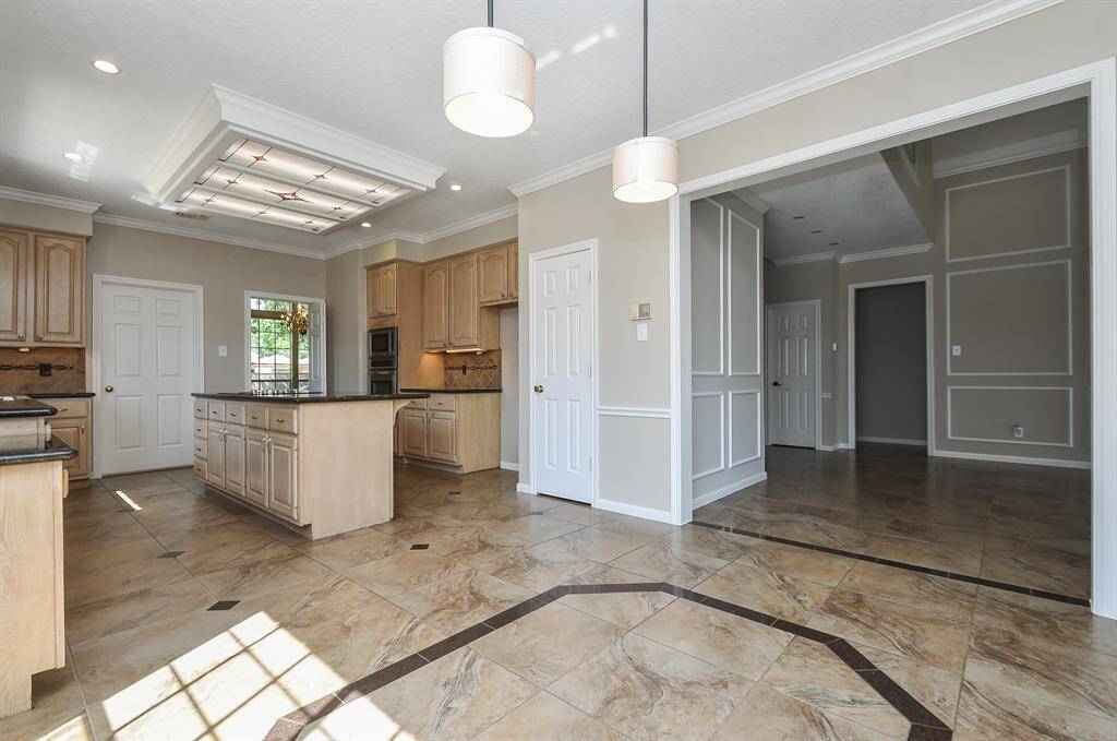 Spacious breakfast area perfect for a large table.