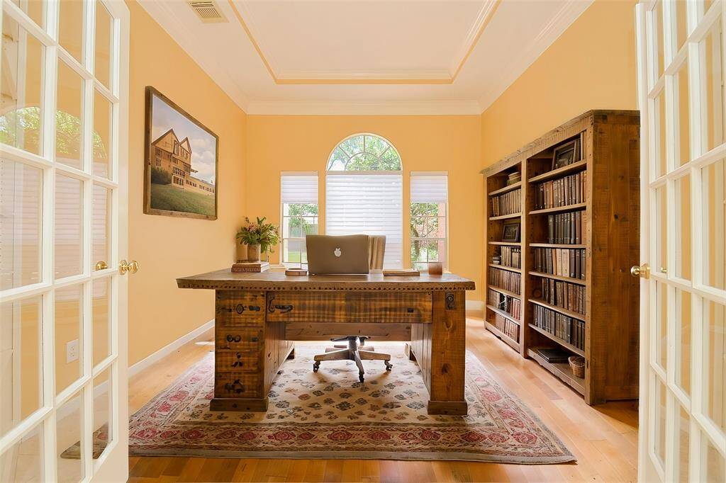 Office with French doors, and great views of the backyard *virtually staged*