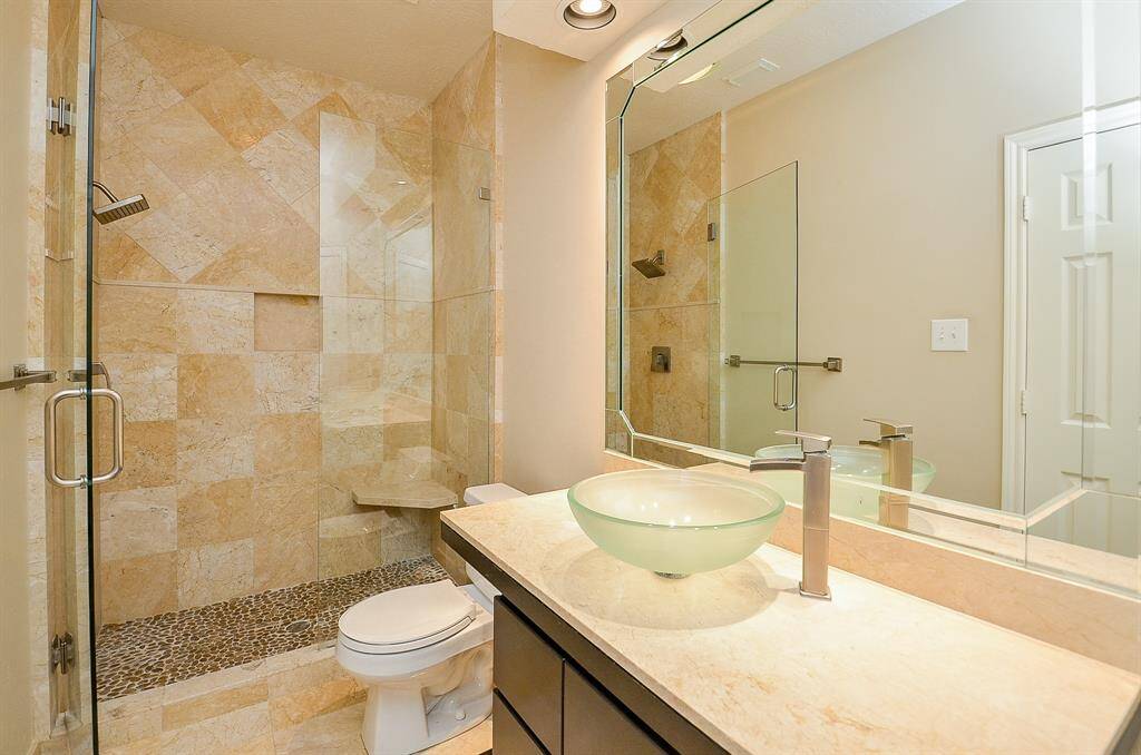 Upstairs updated full bath #2