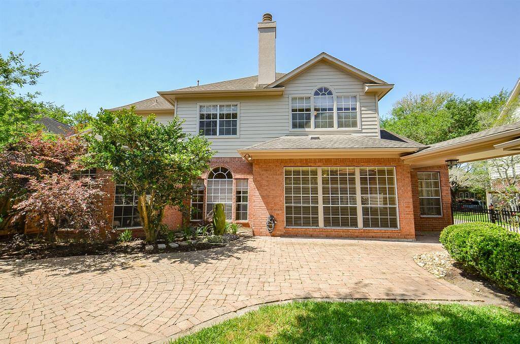 Very nice view of the back of the home