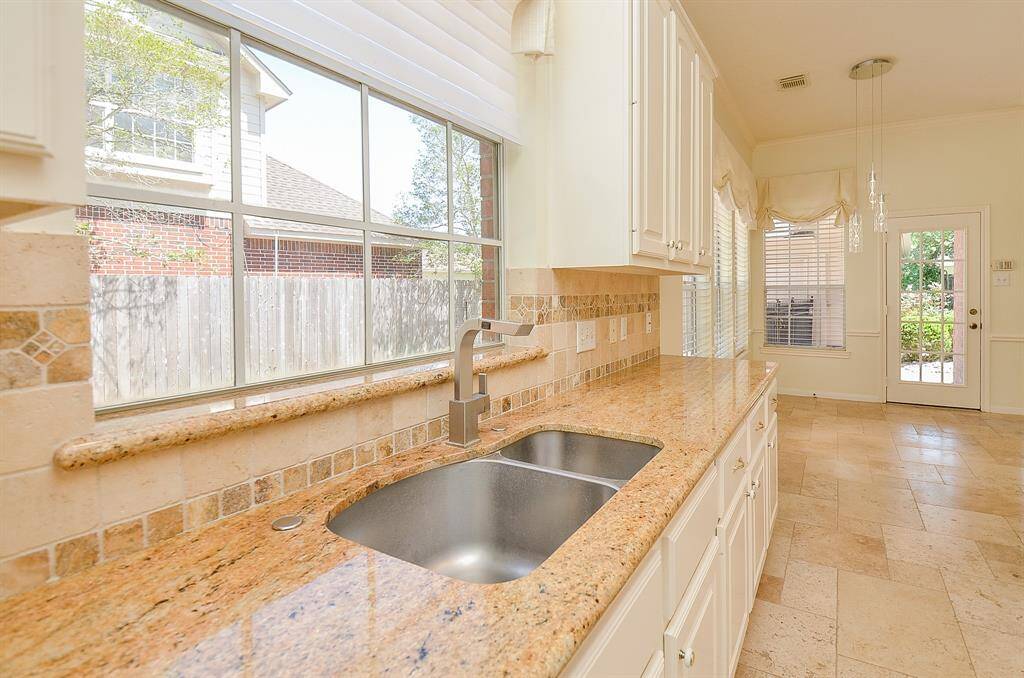Natural light! Undermount sink and updated faucet