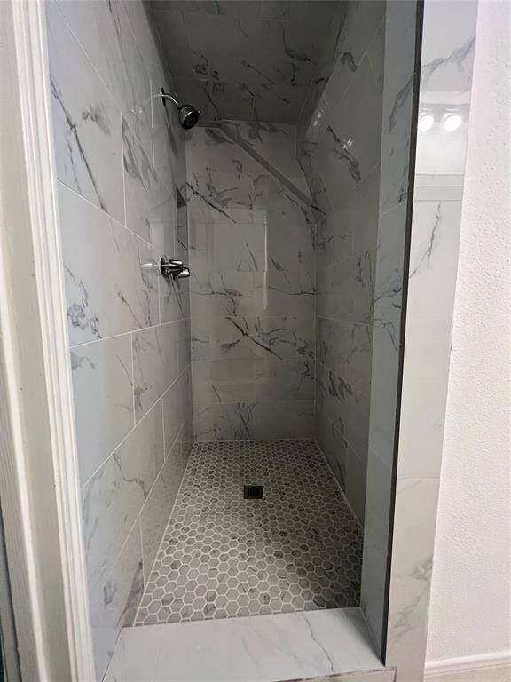 1st Floor Shower