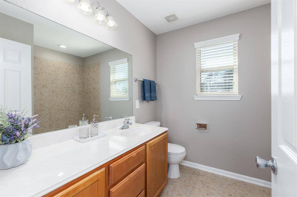 Upstairs Full Bath
