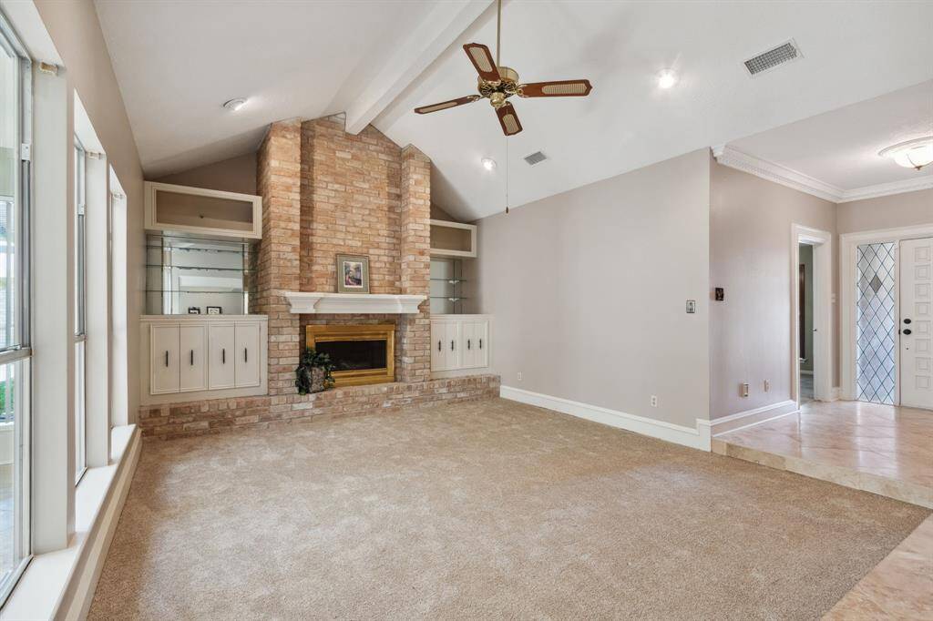 LOOKING BACK TOWARDS FOYER .. DOORWAY INTO FRONT BEDROOM..