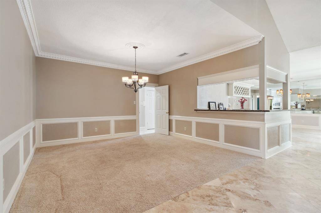 OVERSIZE ROOM FOR EXPANDING DINING... DOORWAY IN  DINING LEADS TO KITCHEN &  HALLWAY TO GARAGE... SO MUCH OPEN SPACE..!!