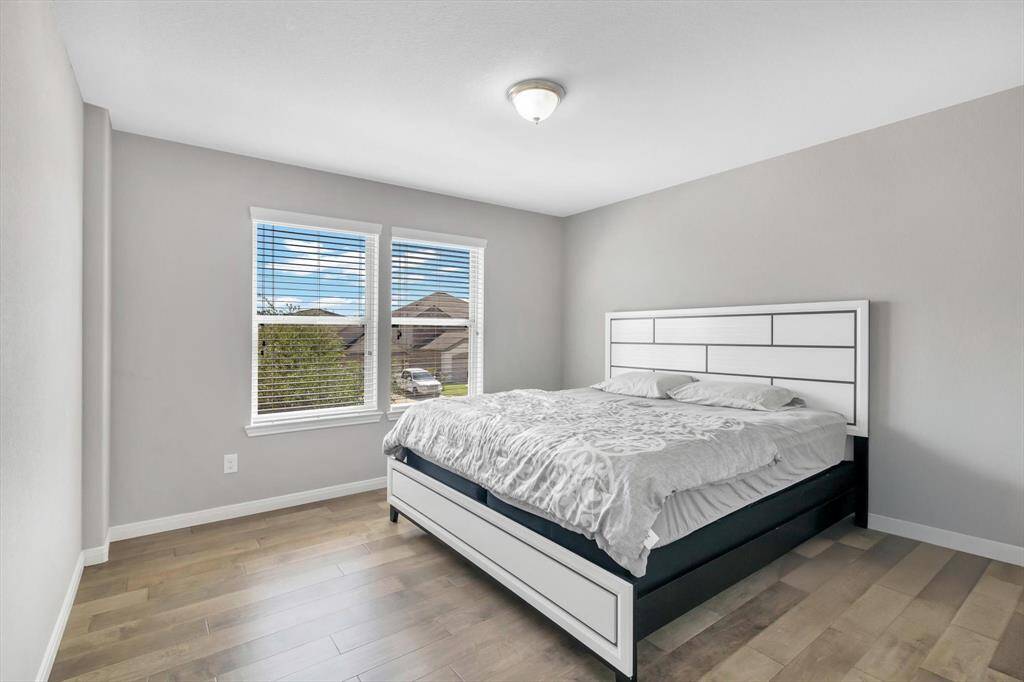 Secondary bedroom