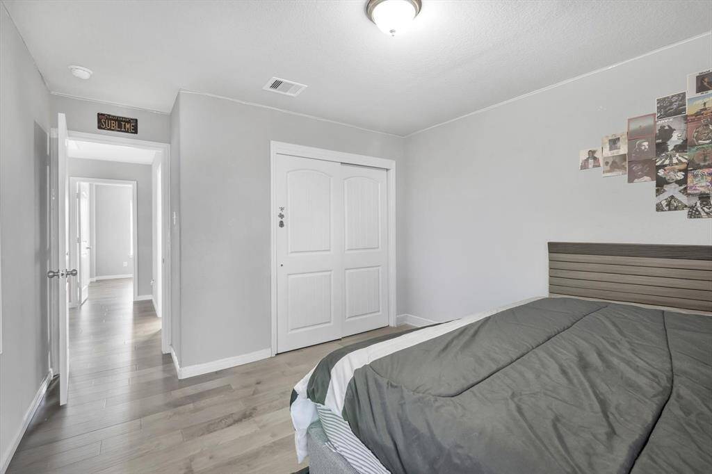 Secondary bedroom