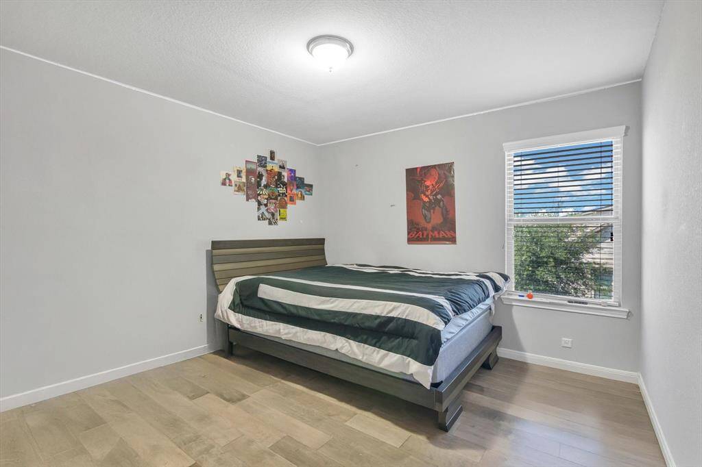 Secondary bedroom