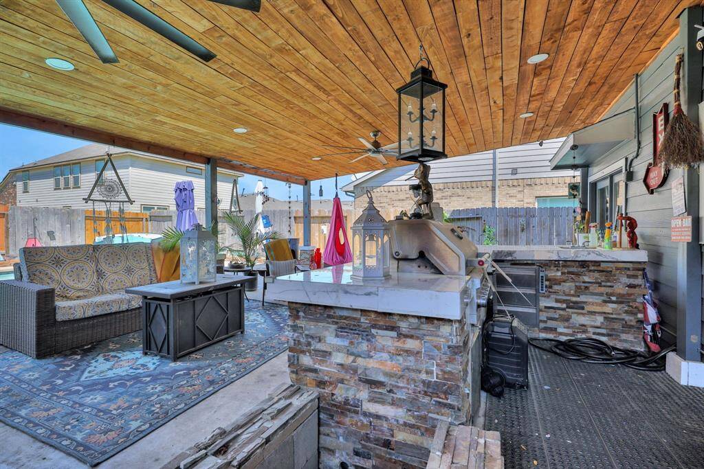 Outdoor kitchen