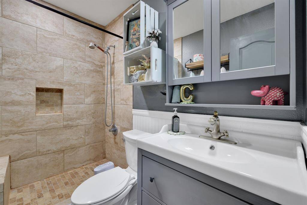 Secondary bathroom