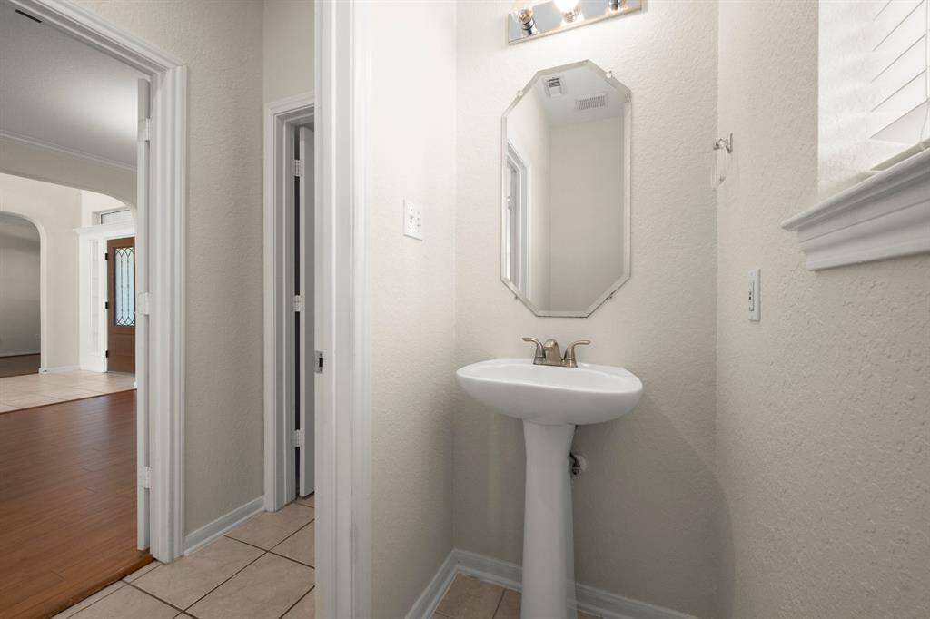 1st floor powder bath