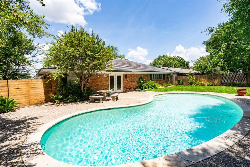Another view of the pool. Great place to cool off on those hot Houston days.