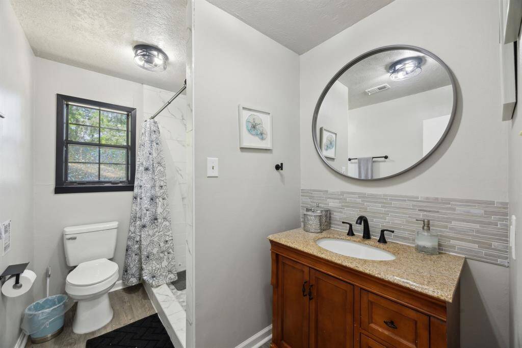 MAIN HOUSE WALK IN SHOWER 2ND FLOOR