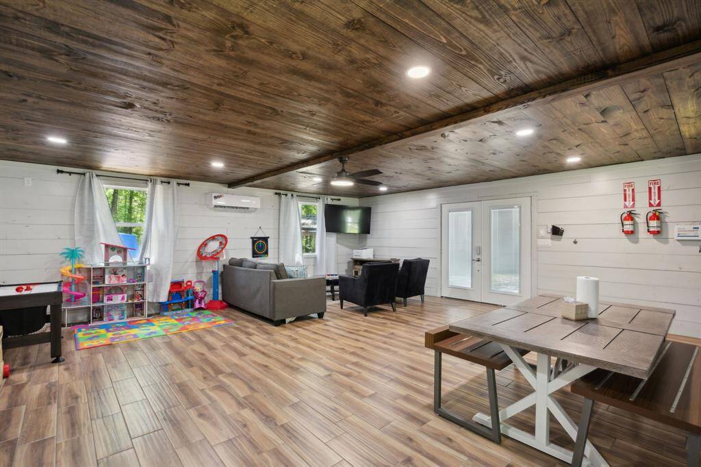 GUEST HOUSE