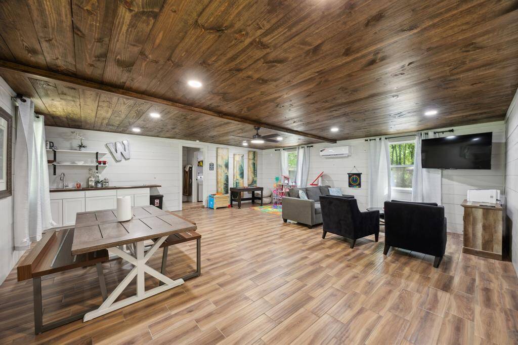 GUEST HOUSE
