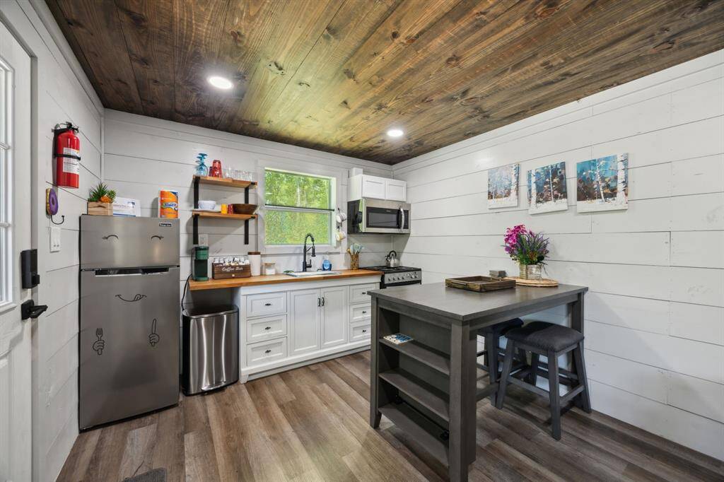 GUEST HOUSE #2/ CABIN