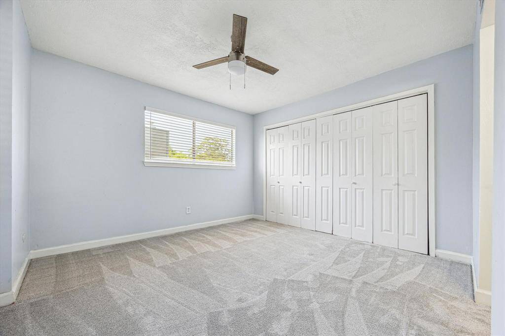 Upstairs front bedroom