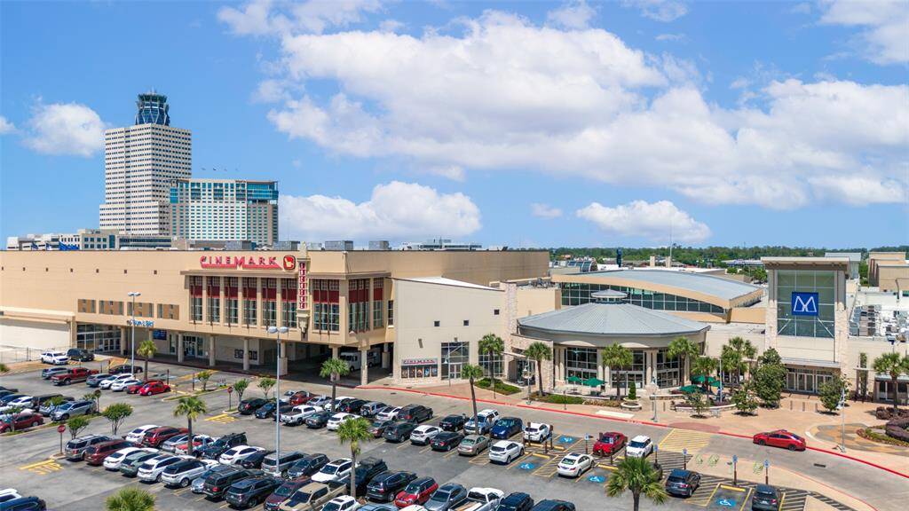 Entertainment, restaurants and shopping at Memorial City Mall!