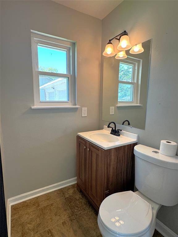 Primary bedroom's half bath