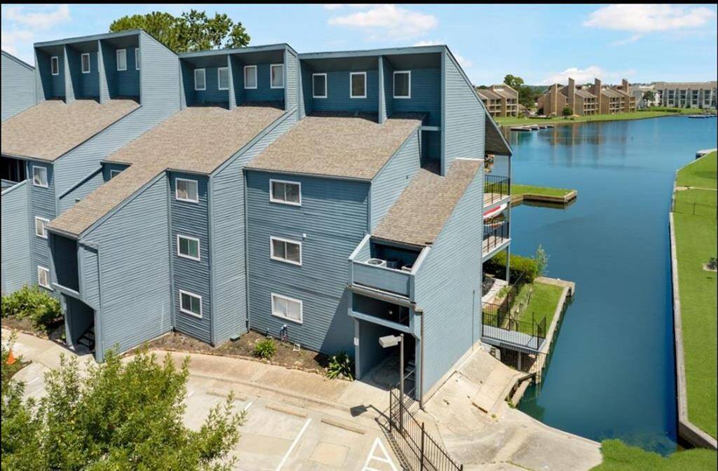 No neighbors on your right. Condo starts on the 2nd floor with private staircase for entry. The 2nd, 3rd and 4th floor are all this condo.