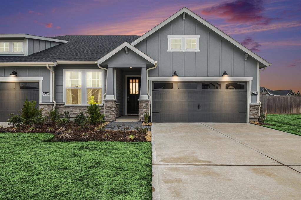 Welcome home to this stunning 1 story in Bridgeland Community TX!