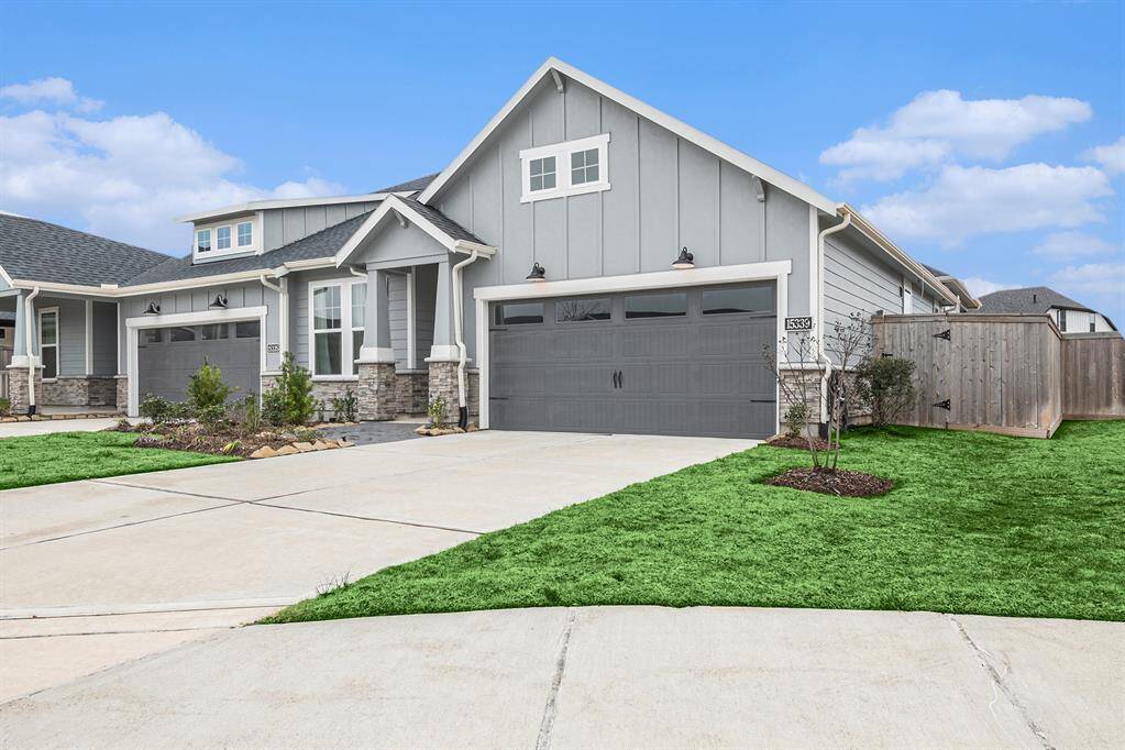 In the heart of Bridgeland, Parkland Village, Falcon Section.