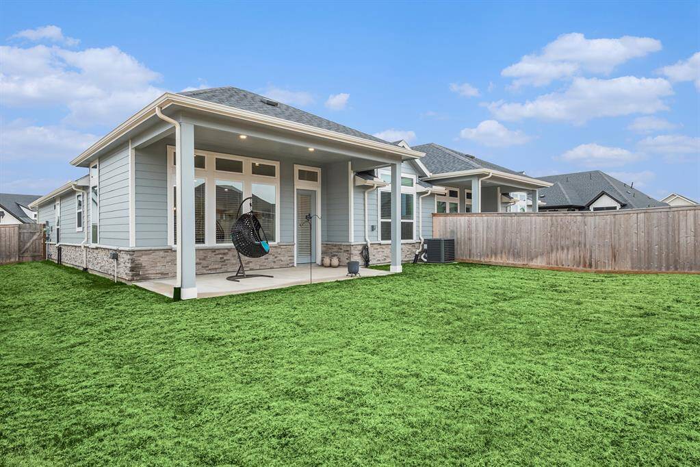 Live the Bridgeland Lifestyle! Mins from Dragonfly Park and Josey Lake!