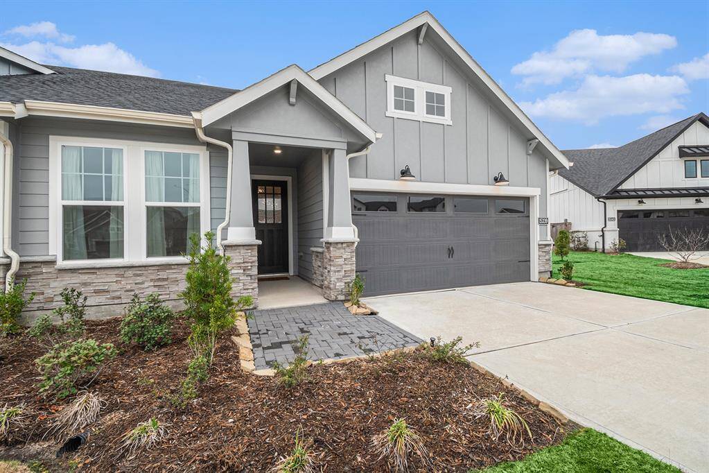 Close proximity to retail, dining, vast amenities, schools, parks, grocery, lakes, trails