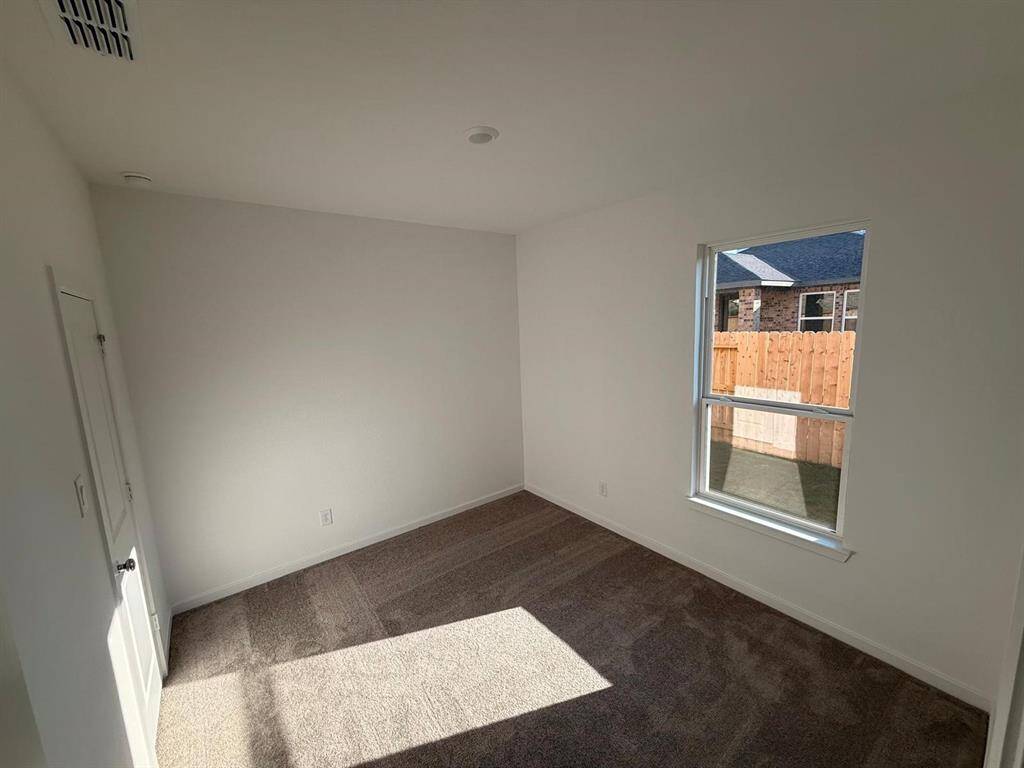 3rd bedroom (upstairs)