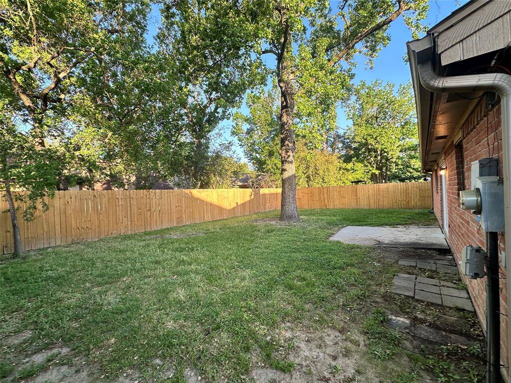 Spacious backyard