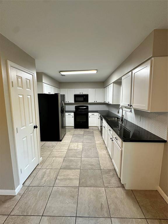 Modern Appliances, granite countertops, large spacious cabinets