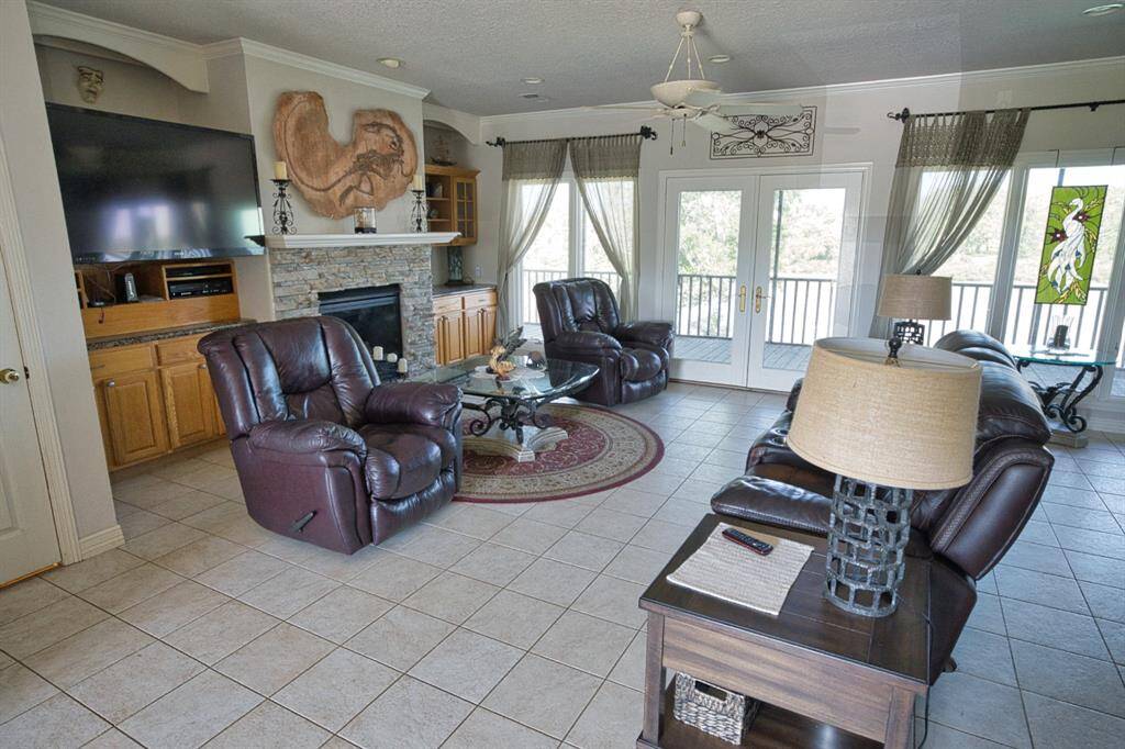 Comfortable Family Room