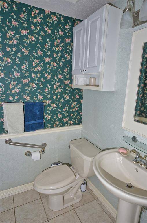 1/2 bath
