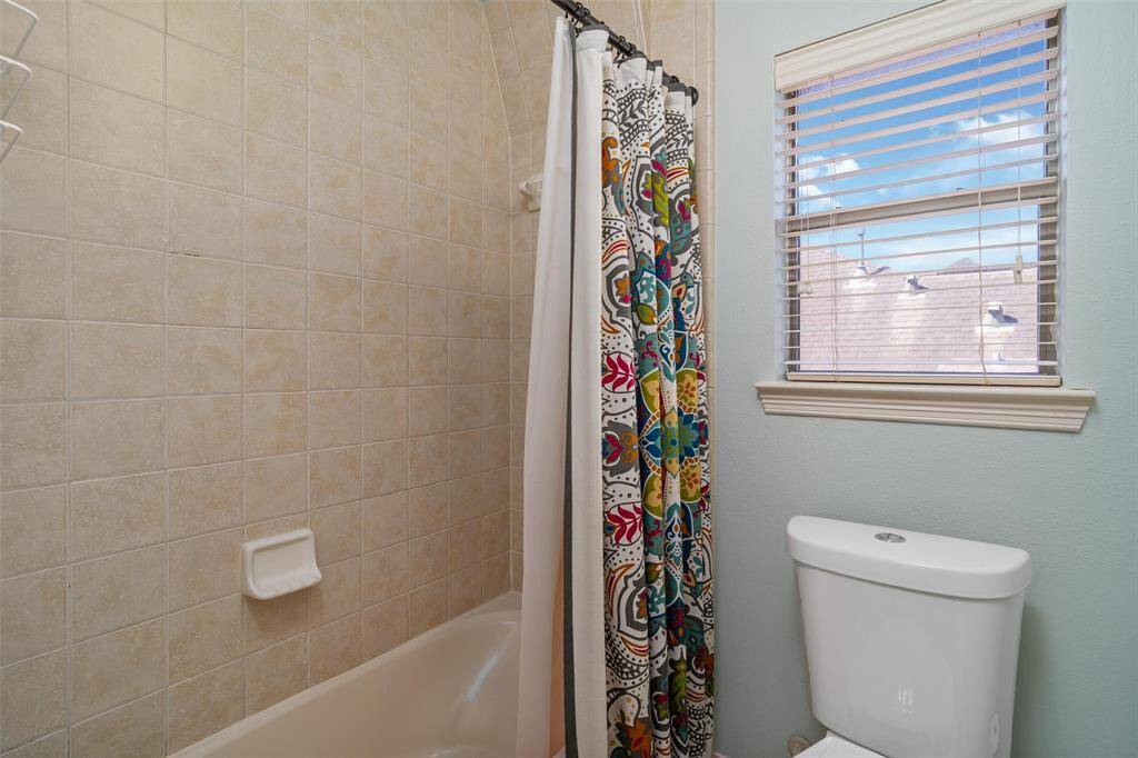Full bath upstairs.