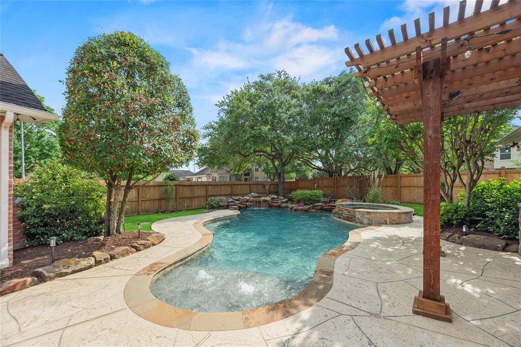 Get ready to dive into your own slice of paradise! Splash, sizzle, and relax in your private oasis.