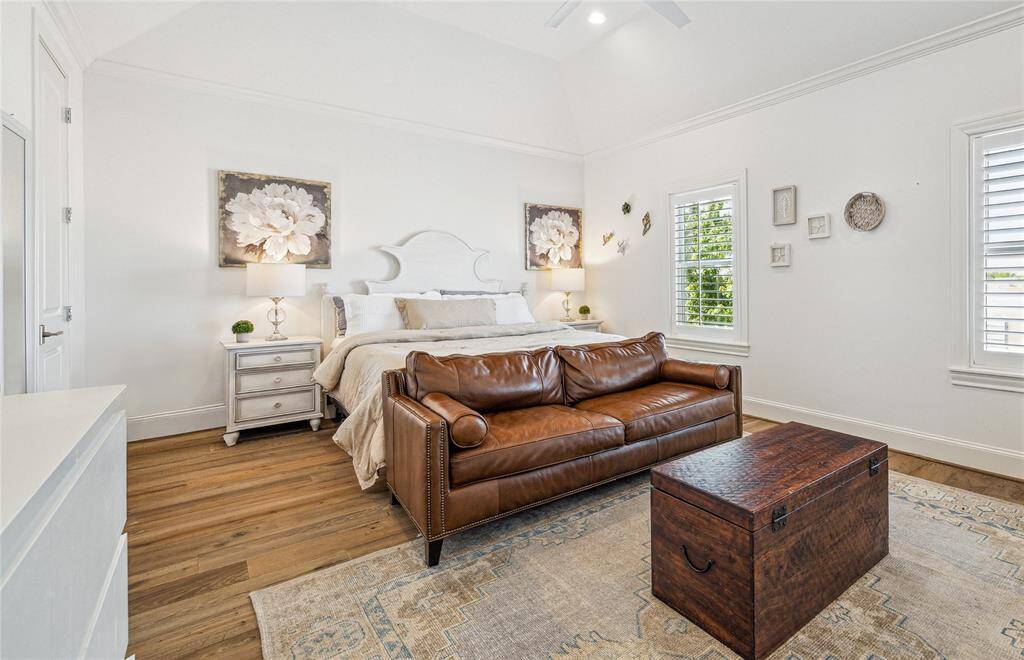 Here's bedroom number five!  Wow.