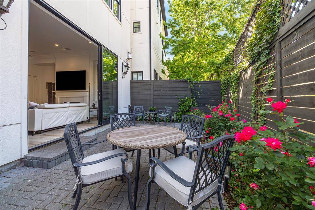 Al fresco dining in the spring-time is a must!
