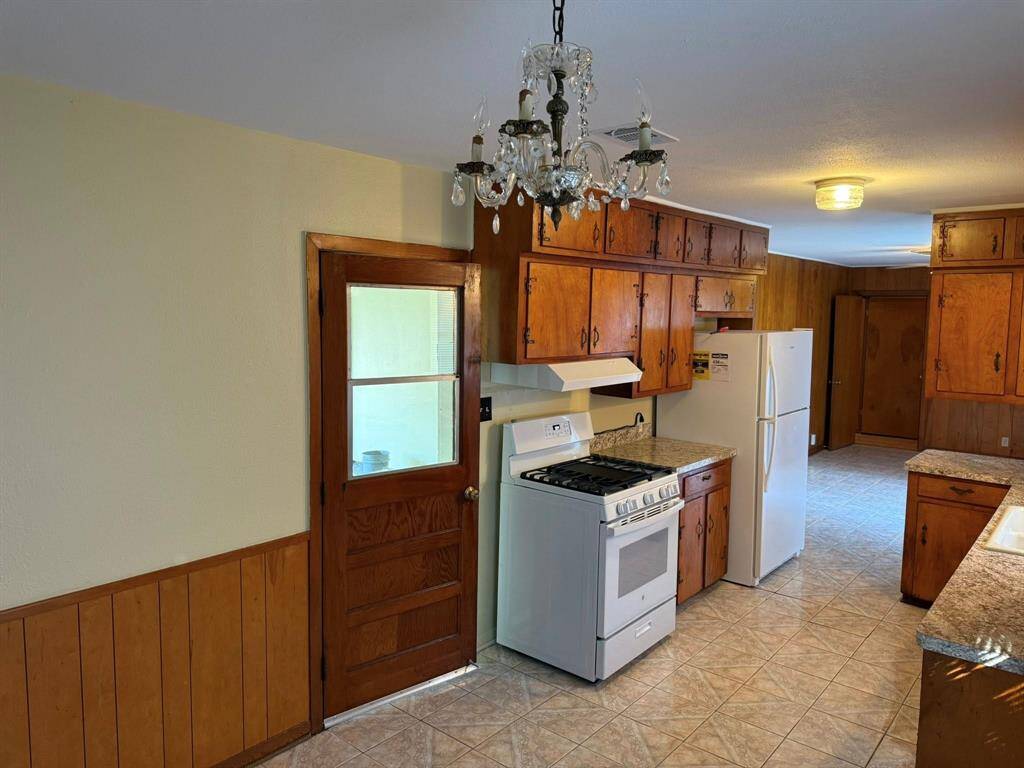 View from the breakfast nook of appliances.