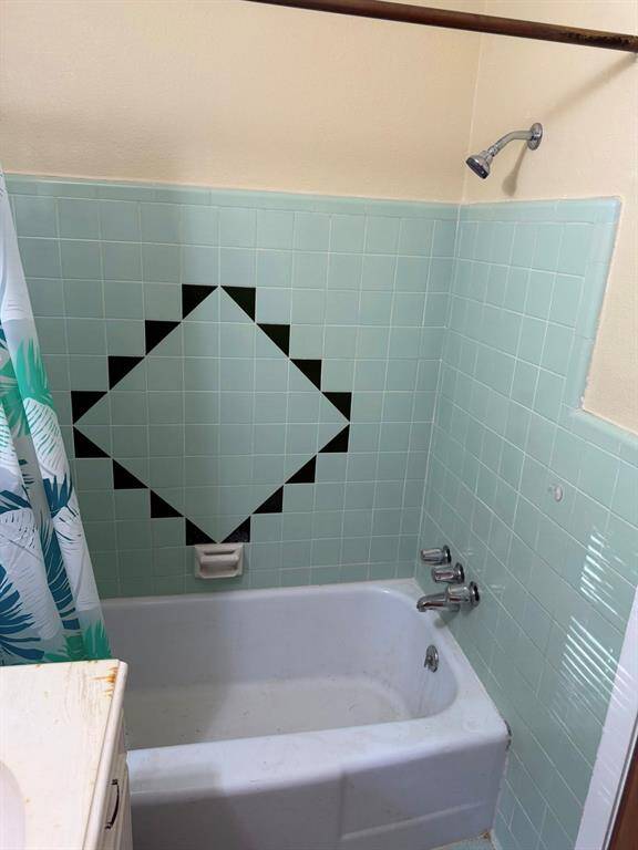 Hall shower.