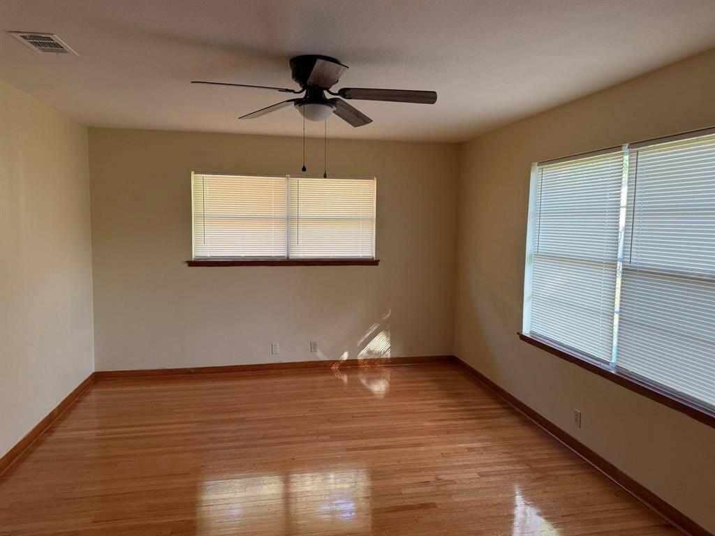 And another view of primary room.