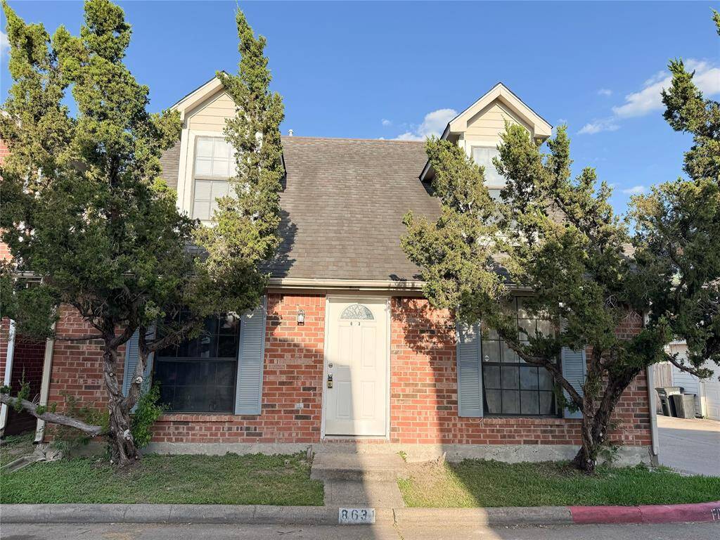2-Story townhome in a gated community