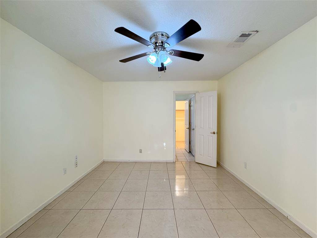 Primary bedroom on 1/F