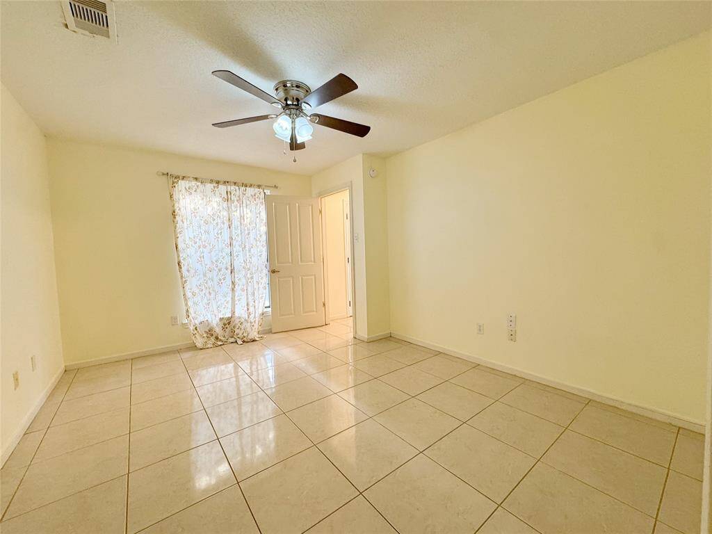 Primary bedroom on 1/F