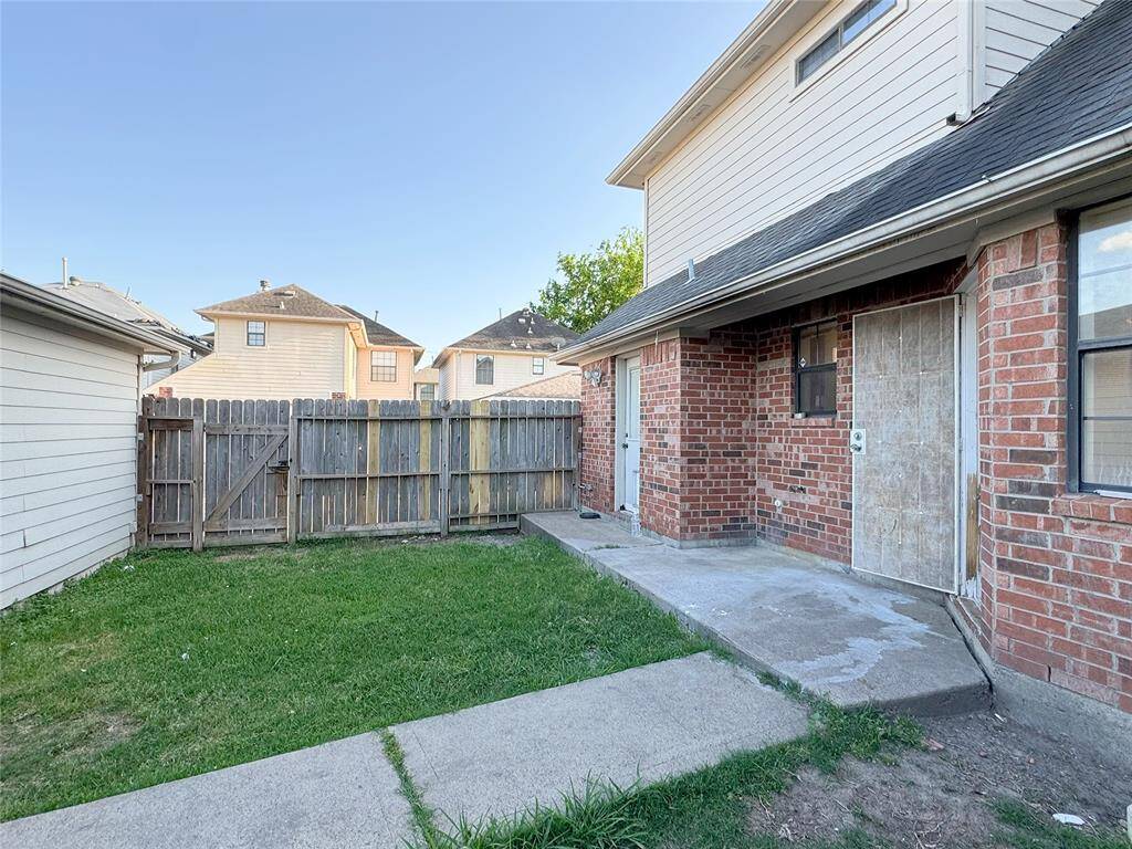 Spacious backyard