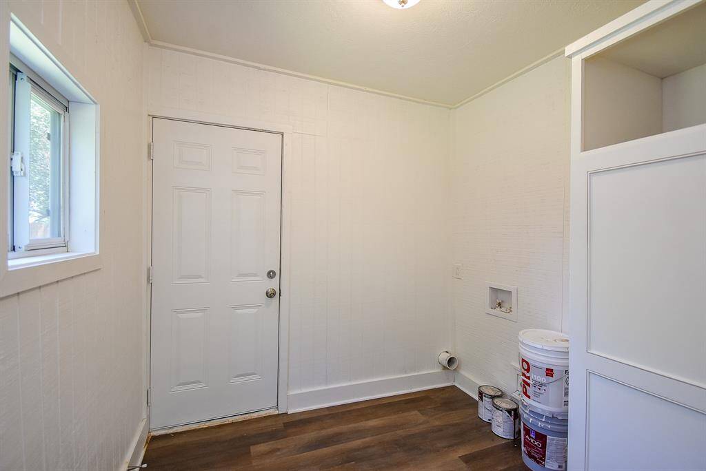 Nice spacious fully fenced yard.