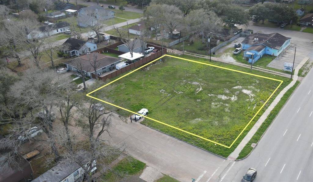 Prime commercial lot