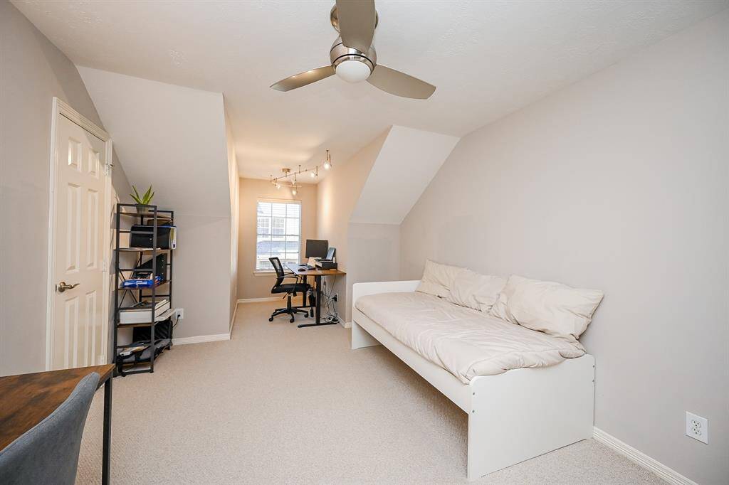 This cozy 4th bedroom on the 2nd floor holds so many possibilities, besides just a place to sleep! Imagine it as an office space or creative studio.