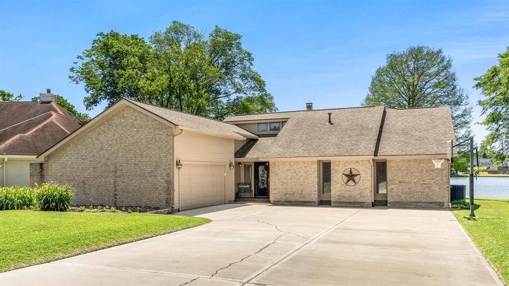 Double wide driveway with plenty of parking space.